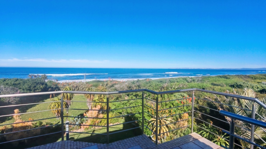 5 Bedroom Property for Sale in Outeniqua Strand Western Cape
